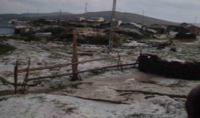 Ardahan beyaza büründü, Ağustos ayında şaşırtan görüntü