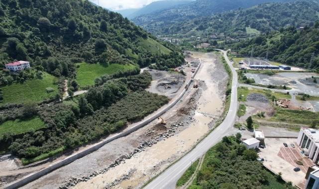 Arhavi'de Kapisre Deresi Taşkın Koruma Projesinin ikinci etabına başlandı