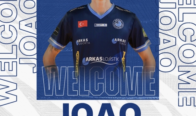 Arkas Spor, transferde atacağa geçti
