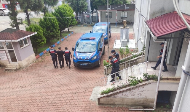 Artvin'de yasa dışı yollarla Gürcistan'a geçmeye çalışan 3 kişi yakalandı