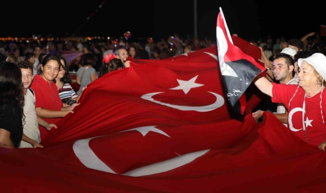 Atakum'da 'Zafer Yürüyüşü'ne yoğun ilgi