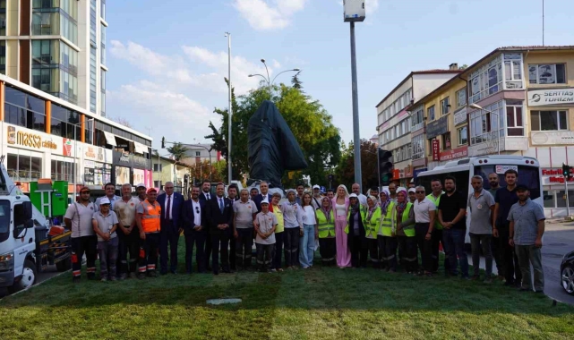 Atatürk heykeli ve refüj düzenlemesiyle Bilecik'in vitrini güzelleşti