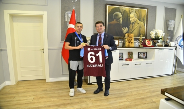 Avrupa Boks Şampiyonası'nda altın madalya kazanan Çevik'ten Başkan Kaya'ya ziyaret