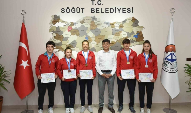 Avrupa şampiyonları madalyalarıyla Başkan Durgut'u ziyaret etti