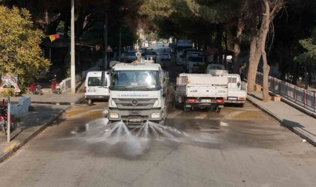 Aydın Büyükşehir Belediyesi'nden Acarlar'da temizlik seferberliği