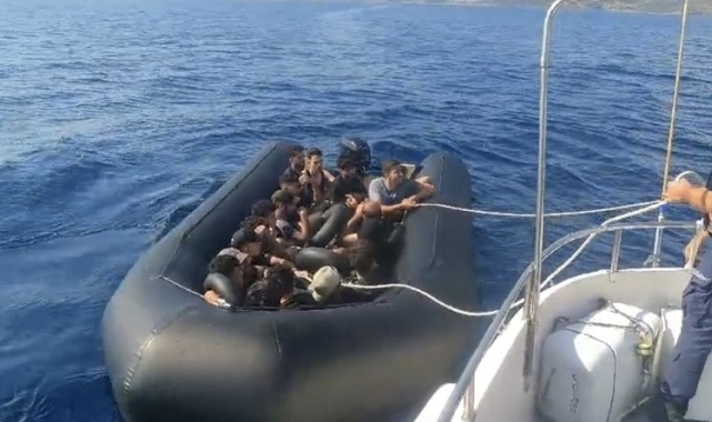 Ayvacık açıklarında 20 kaçak göçmen yakalandı
