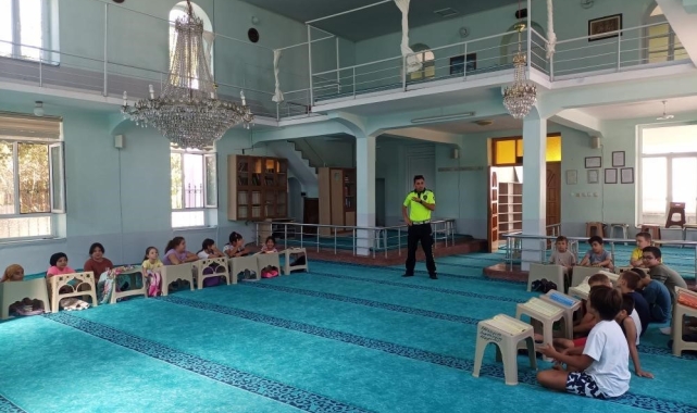 Babaeski'de kurs öğrencilerine trafik eğitimi