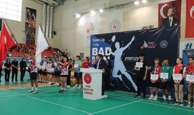 Badminton Süper Lig Müsabakaları Kayseri'de devam ediyor