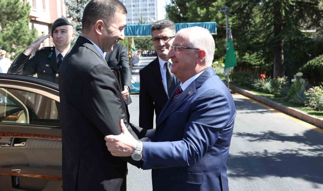 Bakan Güler, Türkmenistan Savunma Bakanı Gündogdıyev ile bir araya geldi