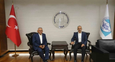 Bakan Uraloğlu'ndan Başkan Büyükkılıç'a ziyaret