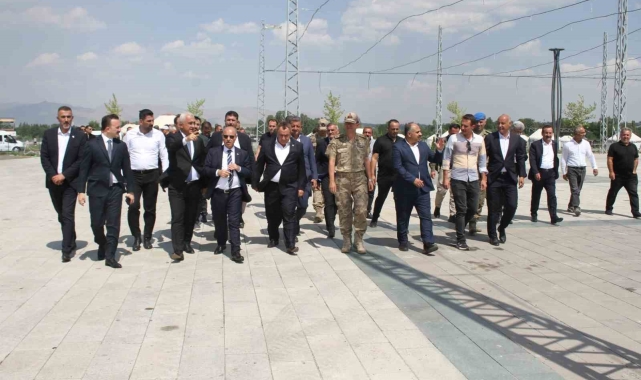 Bakan Yardımcısı Aktaş, Malazgirt'teki son hazırlıkları inceledi