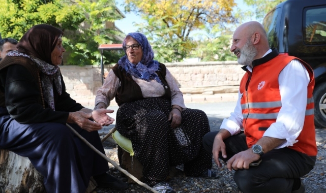 Başkan Çolakbayrakdar, "Kırsal mahallelerimizin değerine değer katan çalışmalar yapıyoruz"