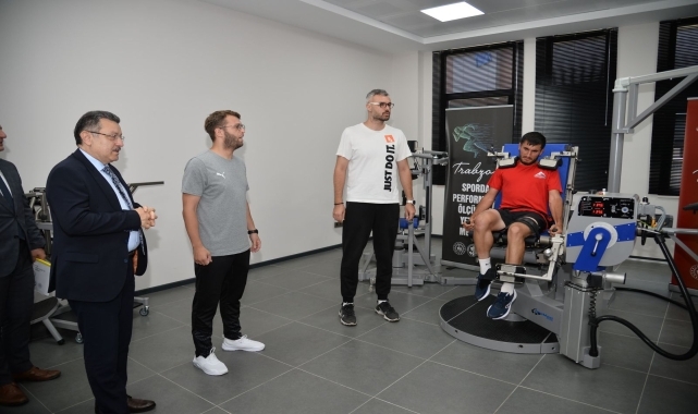 Başkan Genç'ten Sporda Performans Ölçüm ve Yetenek Merkezi'ne ziyaret