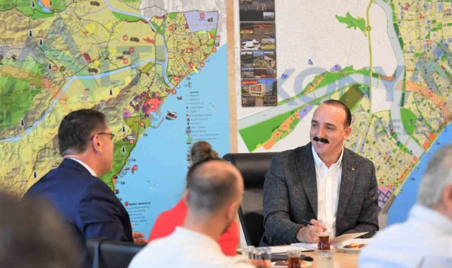 Başkan Kotan, meslek odaları ile istişare toplantısı gerçekleştirdi