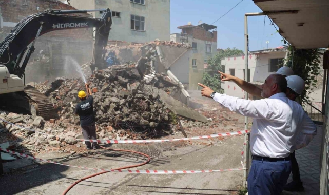 Başkan Sandıkçı: &quot;İlçemize yeni projeler ve yatırımlar kazandırmak için seferberlik halinde çalışıyoruz&quot;