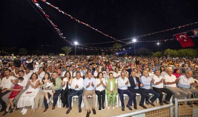 Başkan Seçer, '1. Aydıncık Yaza Veda Festivali'ne katıldı