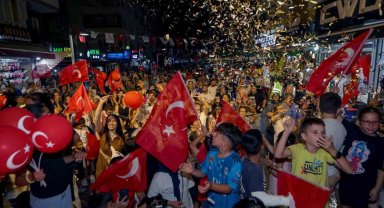 Bayraklı'da Zafer Bayramı coşkusu