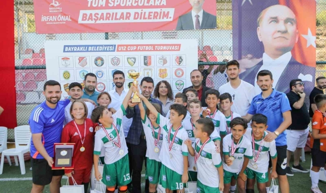 Bayraklı'daki futbol turnuvasında muhteşem final