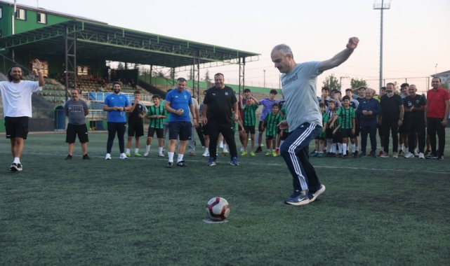 Belediye başkanı çocuklarla spor yaptı