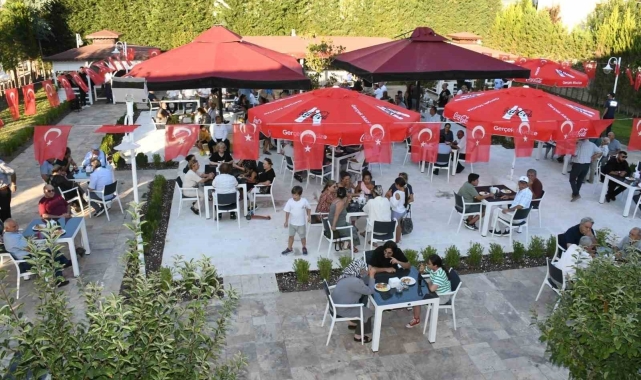 Belediyeden Hacılar Meydanına 'Elma Kafe'