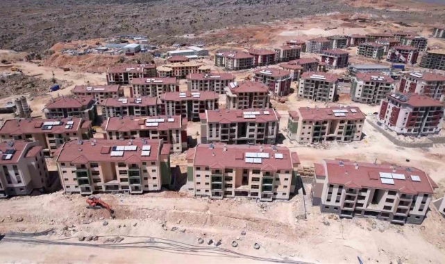 Besni'de kalıcı deprem konutları teslim edilmeye başlandı