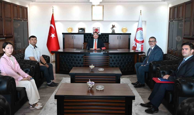 BEUN Rektörü Özölçer; Askar'ı makamında kabul etti