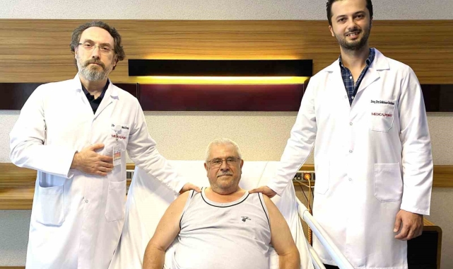 Beyin tümörünü burundan çıkardılar