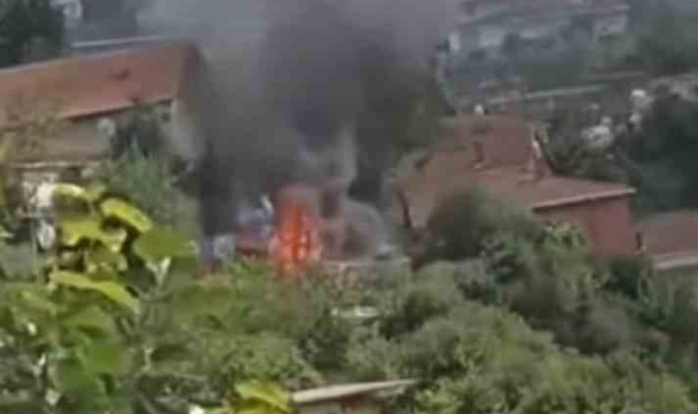 Beykoz'da bir evin çatısı alev alev yandı