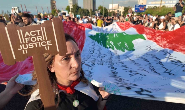 Beyrut Limanı'ndaki patlamada hayatını kaybedenler anıldı