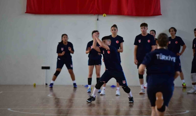 Beyzbol 5 Milli Takımı Kayseri'de kamp yapıyor