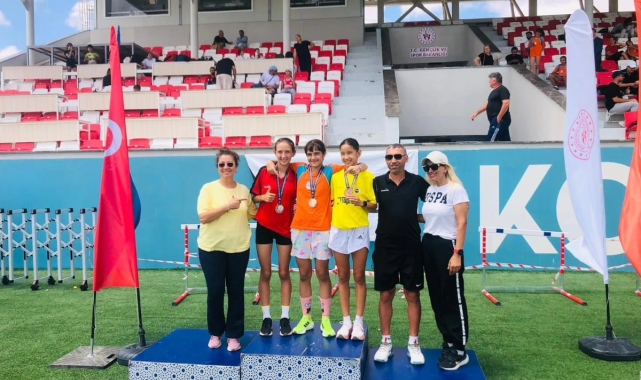 Bilecikli sporcu Ecem Uygun atletizmde Türkiye 2'inciliğine imza attı
