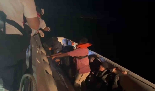 Bodrum'da 98 düzensiz göçmen yakalandı, 31'i kurtarıldı