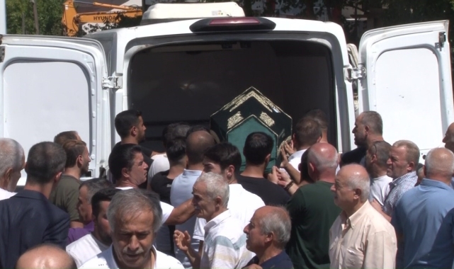 Bolu Dağı'nda trafik kazasında hayatını kaybeden 3 kişi defnedildi