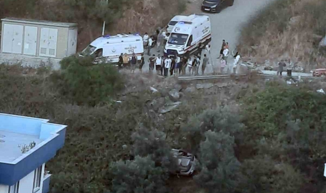 Bursa'da araç 30 metrelik şarampole uçtu: 4 yaralı