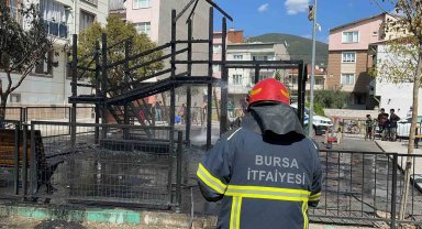Bursa'da çocuk parkı alevlere teslim oldu