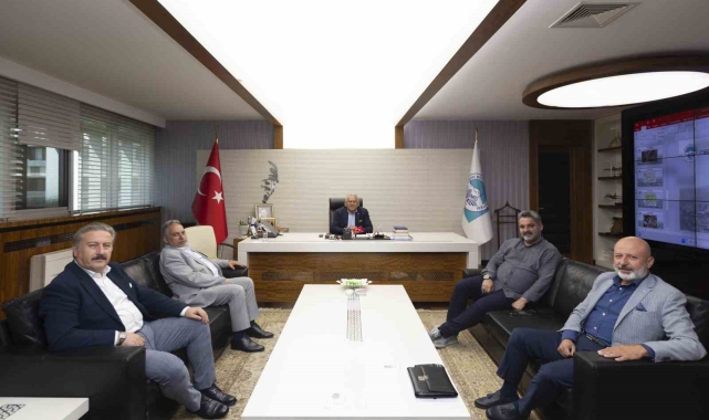 Büyükkılıç; başkanlarla Büyükşehir'de bir araya geldi