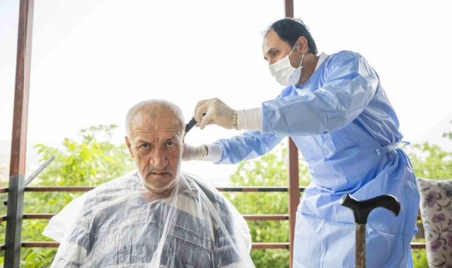 Büyükşehir Belediyesi ihtiyaç sahibi vatandaşlara el uzatmaya devam ediyor