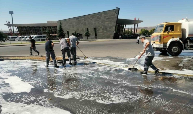 Büyükşehir'den Şehirlerarası Otobüs Terminali'nde kapsamlı temizlik
