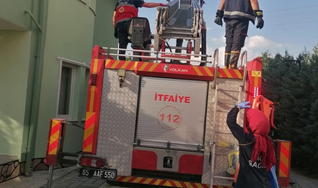 Çatıda boya yaparken elektrik akımına kapıldı