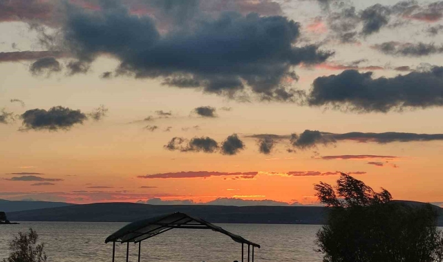 Çıldır Gölü'nde gün batımı