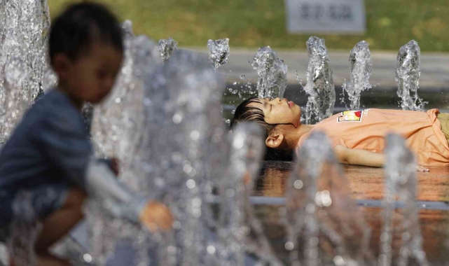 Çin aşırı sıcakların etkisinde: 2 ölü
