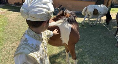 Çocuk evlerinde kalan çocuklara sünnet şöleni