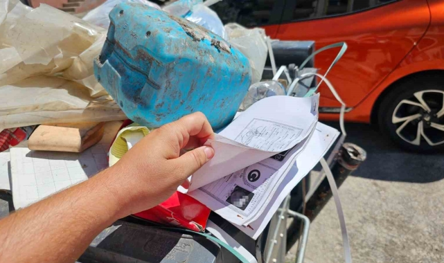 Çöp kutusunda nüfus cüzdanı fotokopileri bulundu