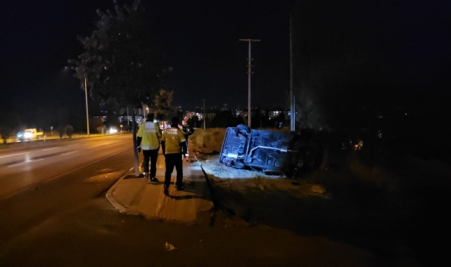 Çorum'da devrilen otomobildeki 2 kişi yaralandı