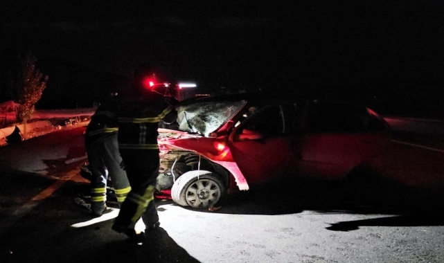 Çorum'da traktörle çarpışan otomobilin sürücüsü yaralandı