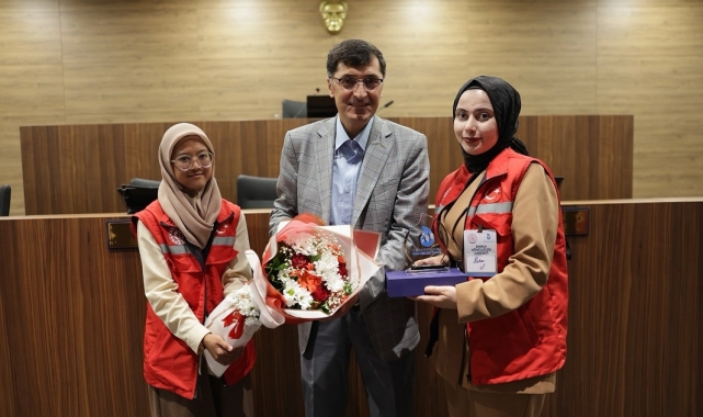 Damla Gönüllülük Hareketi ekibi Başkan Kahveci'yi ziyaret etti