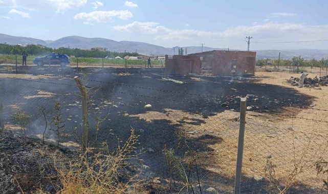 Darende'de arazi yangını