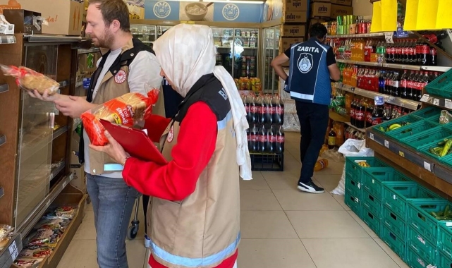 Demirözü'nde marketlerde gıda denetimleri yapıldı