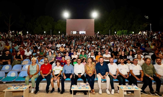 Denizli Büyükşehrin Yaz Sinema Günleri unutulmaz bir akşam yaşattı
