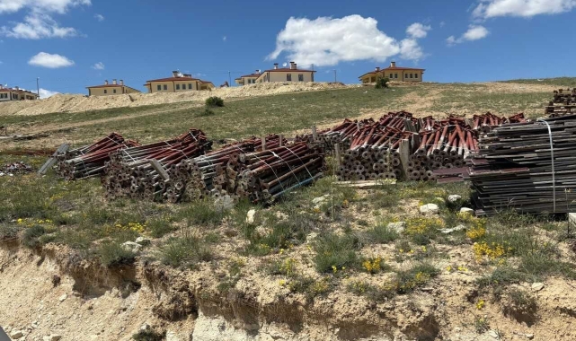 Deprem konutlarının inşaatında hırsızlık